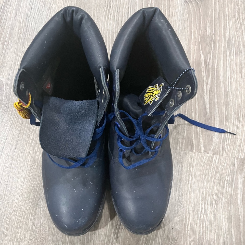 PHARRELL BILLIONAIRE BOYS CLUB x TIMBERLAND BEE LINE released in 2015 
NO BOX